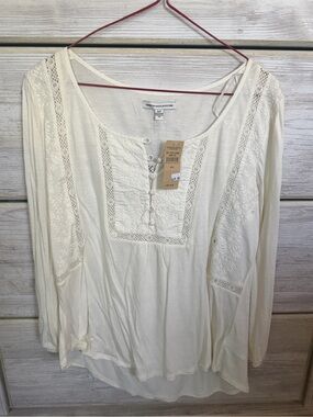American Eagle Outfitters Off-White Embroidered Lace Peasant Blouse